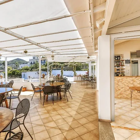 D'orta 3* Ísquia